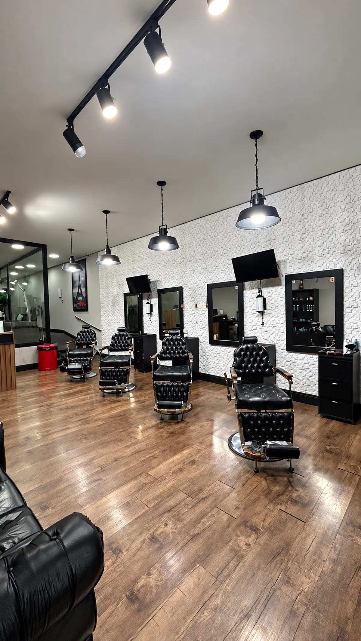 Detalhe das estações e da iluminação da barbearia